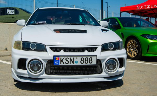 Quels sont les avantages des systèmes de direction assistée électrique pour les véhicules de sport?